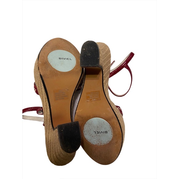 Biviel Leather Wicker Strappy Flower Block Heels - Picture 6 of 6